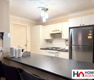 SPACIOUS FAMILY HOME IN A QUIET HINCHINBROOK LOCATION - Photo 3