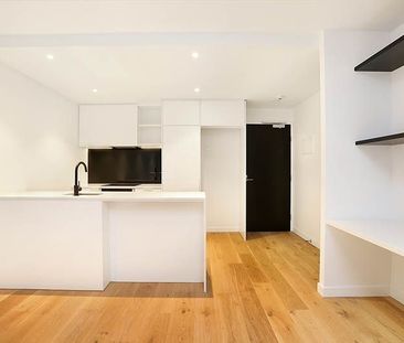 INNER CITY LIVING! - Photo 3