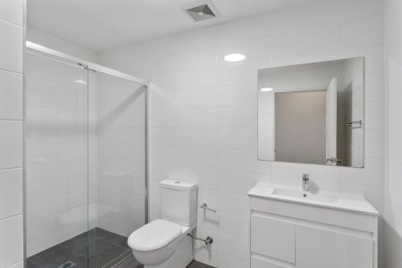 STYLISH TOP FLOOR UNIT - Photo 4