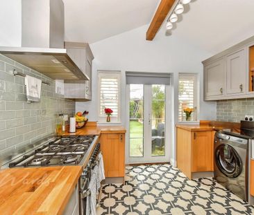 2 bedroom terraced house to rent - Photo 4