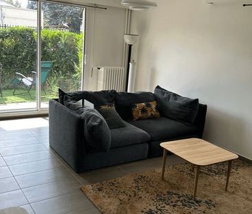 Location Appartement 3 pièces 68m² ST MAUR DES FOSSES 94100 - Photo 2