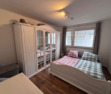 Moderne 3,5-Zimmer-Wohnung mit Balkon und Einbauküche im 2. OG - Photo 1