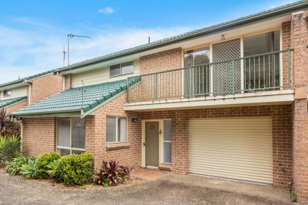 Sunlit Coastal Townhouse in a Quiet Boutique Setting - Photo 4