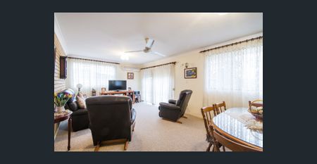 CHARMING UNIT CLOSE TO EVERYTHING - Photo 3