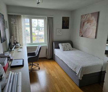 Charmante 3.5-Zimmer-Wohnung mit grosser Terrasse - Foto 3
