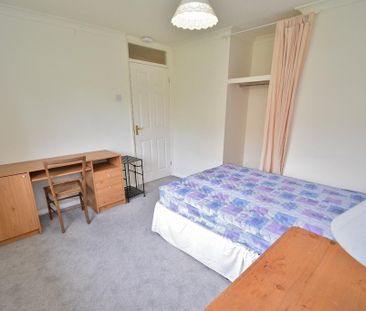 4 bedroom terraced house to rent - Photo 3