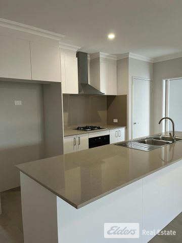 Sought After Location - Photo 5