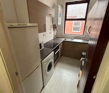 Studio Flat, Moss Lane East, M14 - Photo 4
