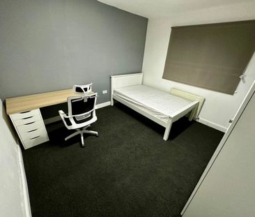 4 bed Semi-Detached House for Rent - Photo 3