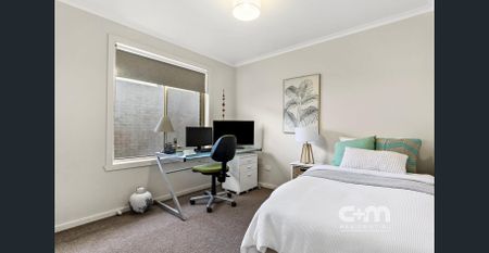 3-Bedroom Brick Beauty - Photo 4