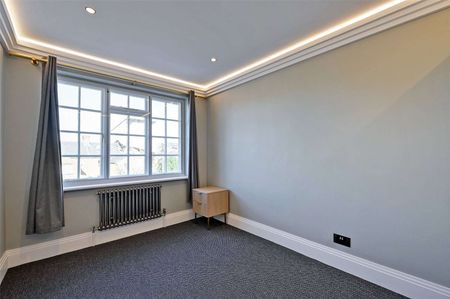 A completely refurbished and high-specification two double bedroom split level maisonette with situated close to local shops and restaurants. - Photo 2