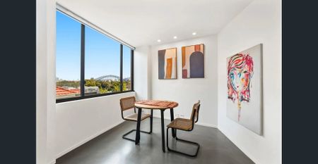 FULLY FURNISHED APARTMENT WITH GORGEOUS HARBOUR VIEWS, TOP TO BOTTOM NEW YORK STYLE RENOVATION! - Photo 3