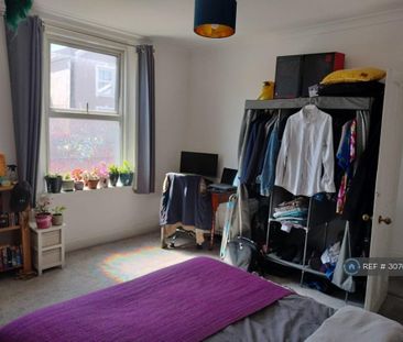 1 bedroom in a house share to rent - Photo 5