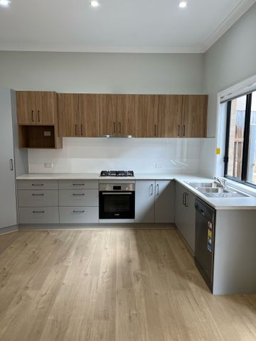 Home For Rent - Photo 4