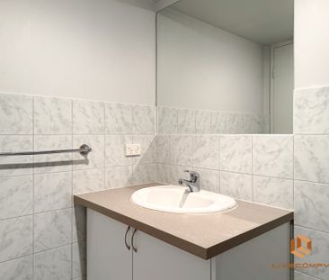 East Perth - Photo 5