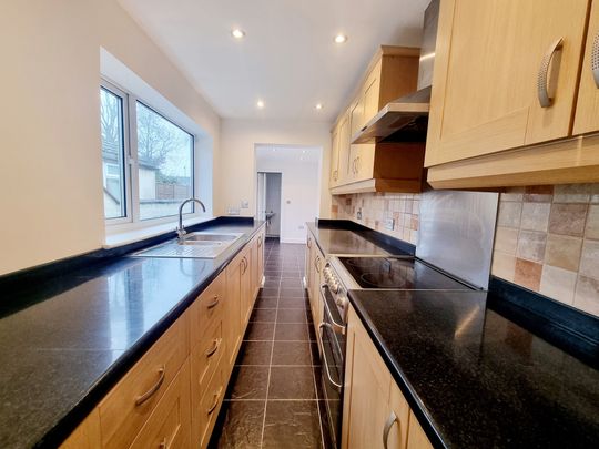 North Parade, Scunthorpe - Photo 1