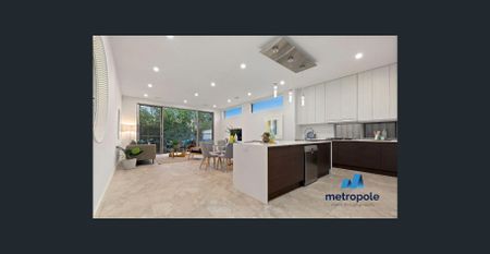 ARCHITECTURALLY DESIGNED FAMILY TOWNHOUSE - Photo 2