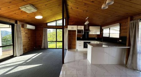 house with a view - Photo 2