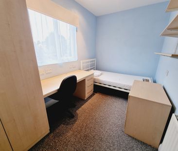 4 Bed Student Accommodation - Photo 3