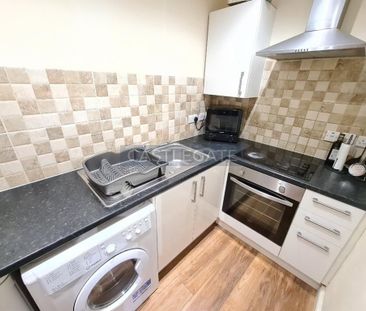 1 bedroom triplex to rent - Photo 1