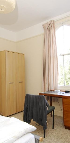 Napier Terrace, Flat 2, Plymouth - Photo 1