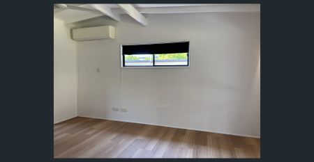 Andergrove, Nicely Renovated - Photo 3