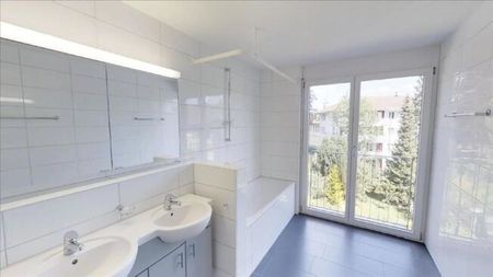 Excellent connection to public transport - Foto 3