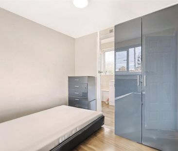 3 bedroom detached house to rent - Photo 4