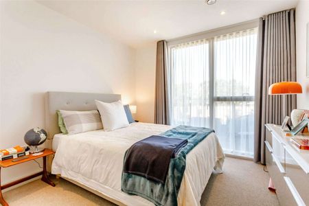 A stylish two bedroom penthouse apartment - Photo 2