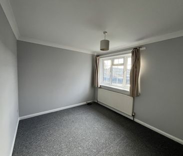 2 Bed Heather Close - Photo 3