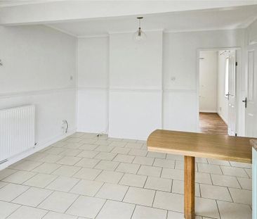 2 bedroom bungalow to rent - Photo 2