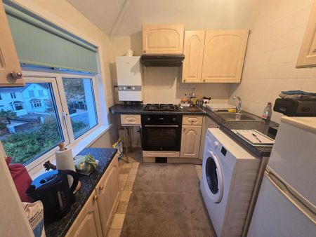 2 bedroom maisonette to rent - Photo 4