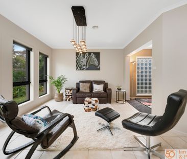 8/15 Ironbark Circuit, Jerrabomberra NSW 2619 - House For Rent | Do... - Photo 6