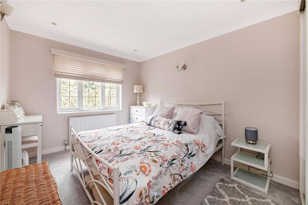 5 bedroom detached house to rent - Photo 3