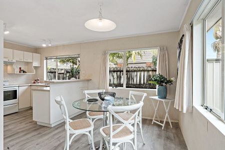 Under Contract - Photo 4