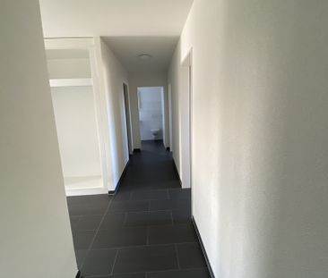 SCHÖNE 3.5-ZIMMERWOHNUNG AN ZENTRALER LAGE IN MÖHLIN - Photo 2