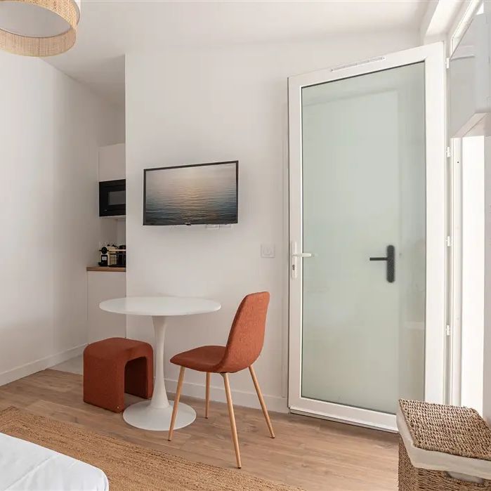 Studio privatif – R-1 avec extérieur - Photo 1