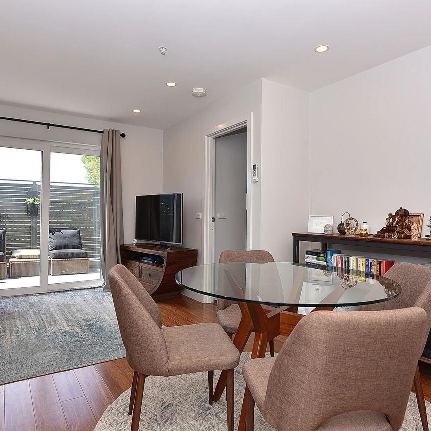 Modern and Secure 1-Bedroom Apartment - Photo 1