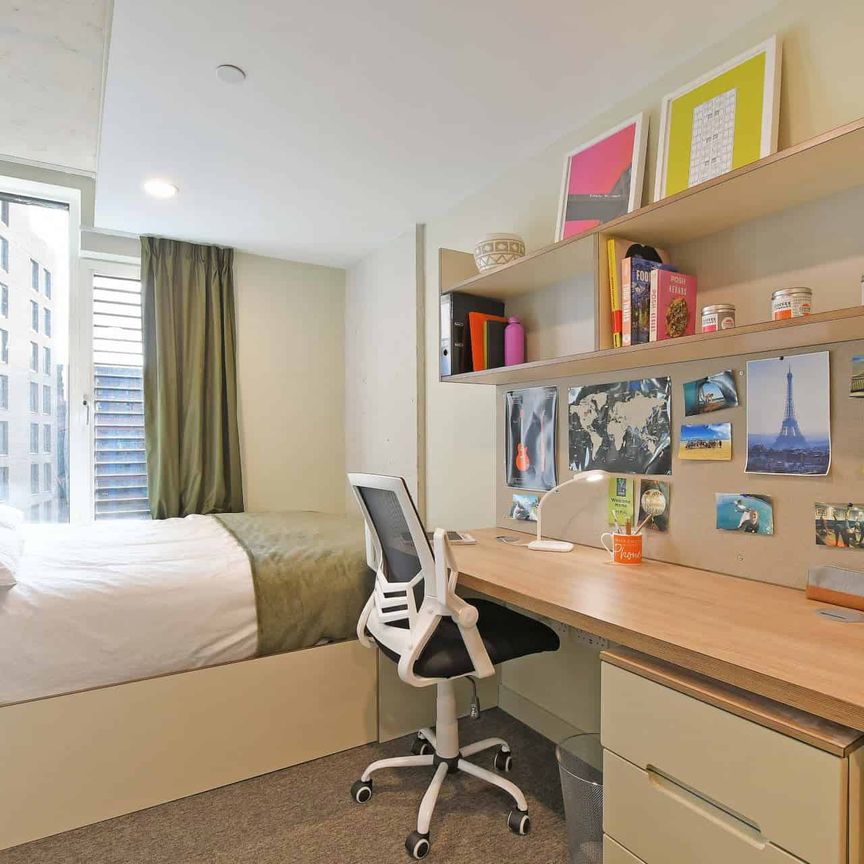 Silver Studio - Photo 1