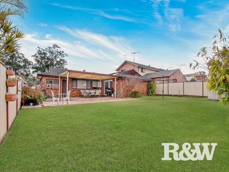 PERFECT FAMILY HOME - Photo 3