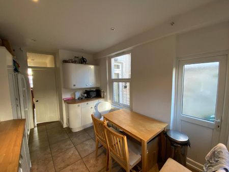 4 bedroom terraced house to rent - Photo 4