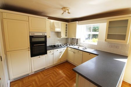 4 bed house to rent in Fennel Close, Rochester, ME1 - Photo 5