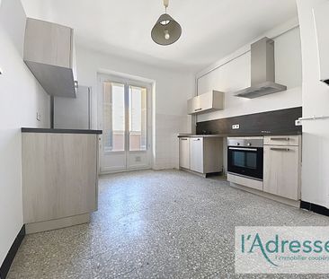 Location Appartement 3 pièces 84m² - Photo 3