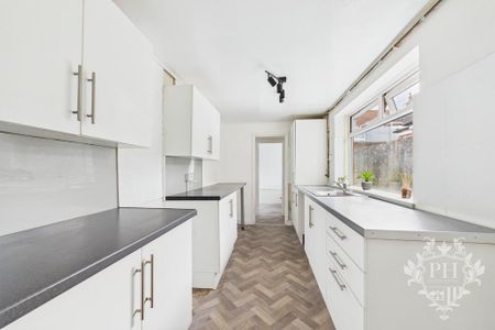 2 bedroom terraced house to rent - Photo 5
