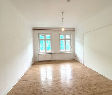 Trier: Stilvolle 100 m² Altbauwohnung mit hohen Decken und Holzdiel... - Photo 3