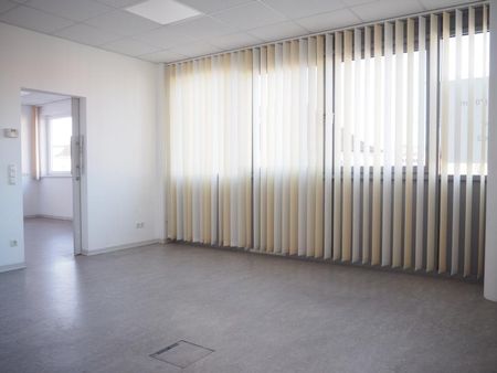Ärztehaus Linz, Prinz Eugen Straße! Freie Ordination im 2. OG, 2 Räume + Wartebereich + Gemeinschaftsflächen, inkl. Parkflächen, 1 TG-Platz - Photo 3