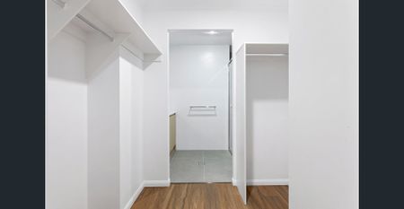 SUPERB 4 BEDROOM COOMBABAH - Photo 2