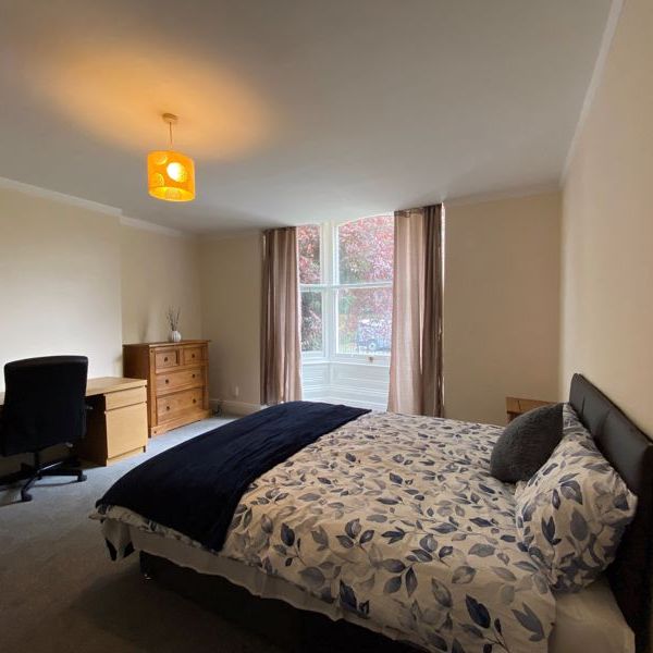 Abbey Road (Room 1), Grimsby - Photo 2