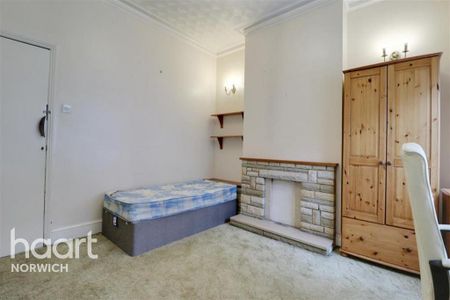 4 bedroom terraced house to rent - Photo 2