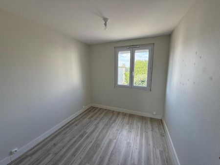 Location Appartement 4 pièces 80m² ST JEAN DE BRAYE 45800 - Photo 5